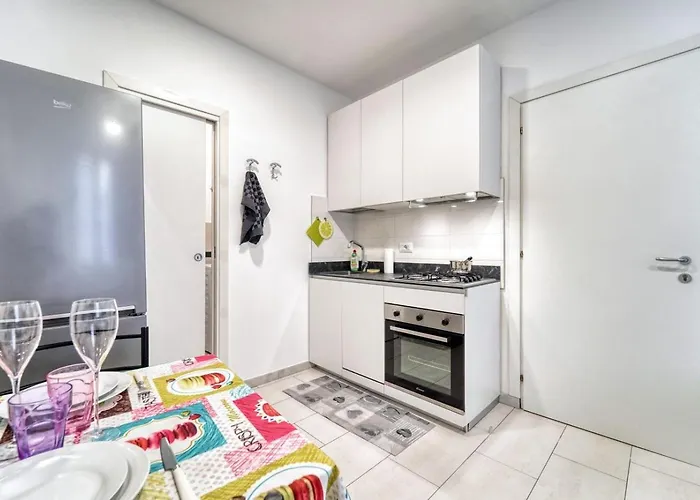 Residenza Via Carloni 18 Como