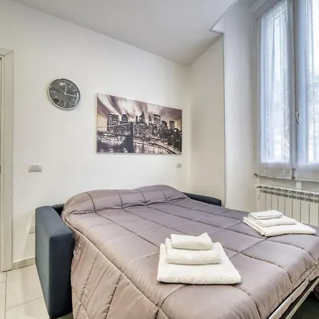 شقة Residenza Via Carloni 18 *