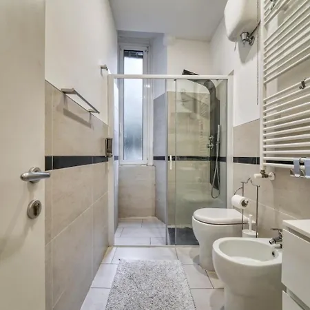 Residenza Via Carloni 18 Como