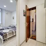 아파트 Residenza Via Carloni 18